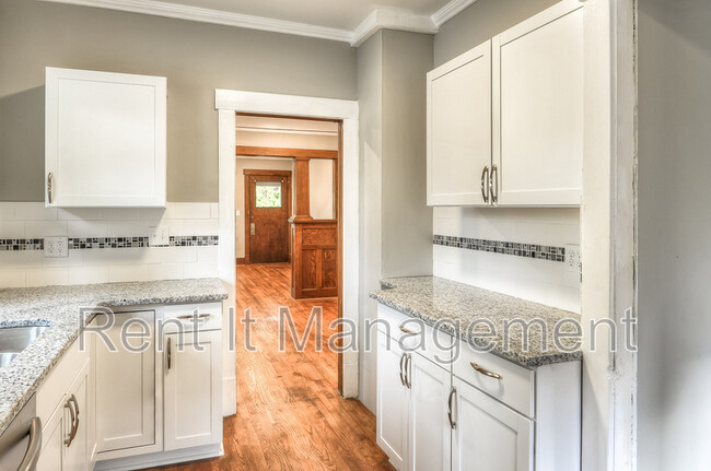 Building Photo - 4389 Mason St