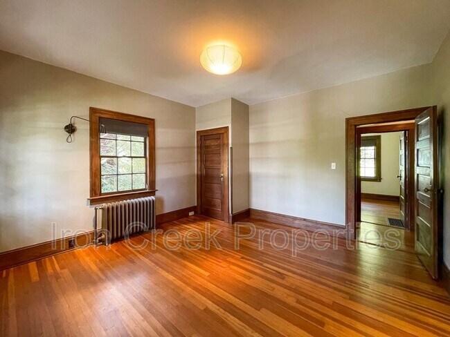 Building Photo - 117 Furman Ave