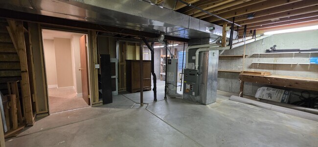 Building Photo - 572 W Jamison Pl