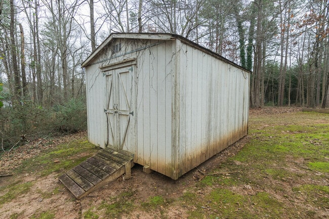 Building Photo - 1060 Windbrooke Ct