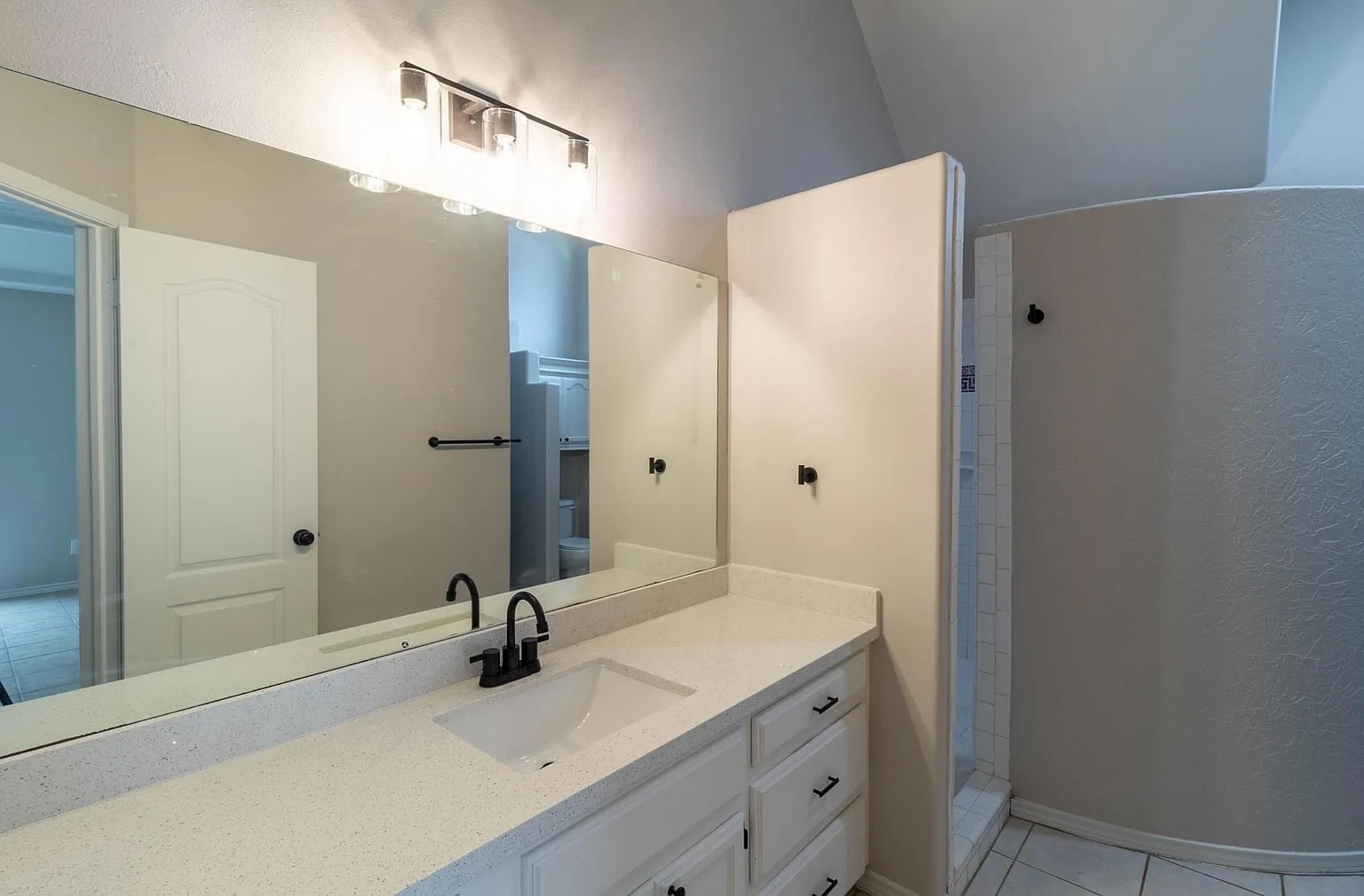 Building Photo - 7105 N 5th St