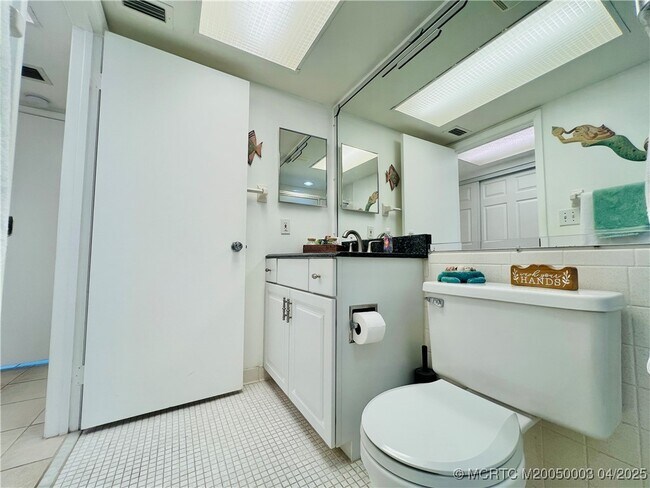 Building Photo - 2400 S Ocean Dr