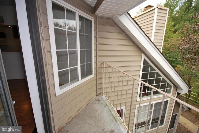 Building Photo - 10825 Amherst Ave