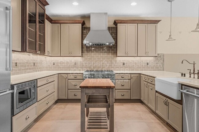 Building Photo - 3676 W Cielo View Ct