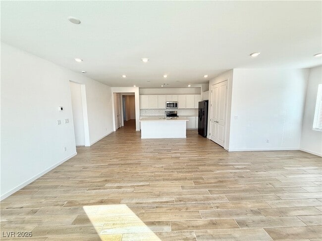 Building Photo - 5407 Splendido Ave