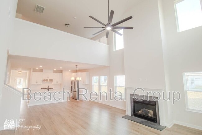 Building Photo - 1860 Villena Dr