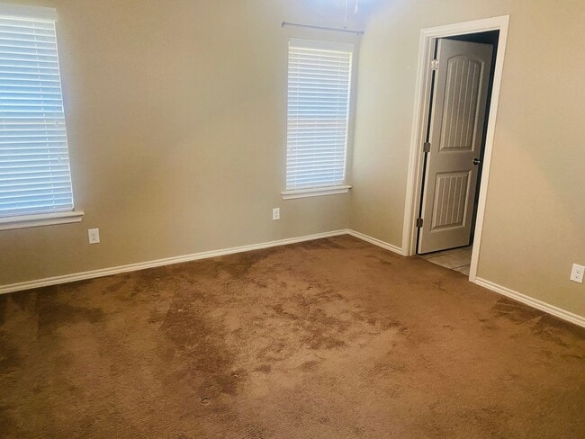 Building Photo - 4 bedroom 2 bath 2 car garage - Frenship ISD
