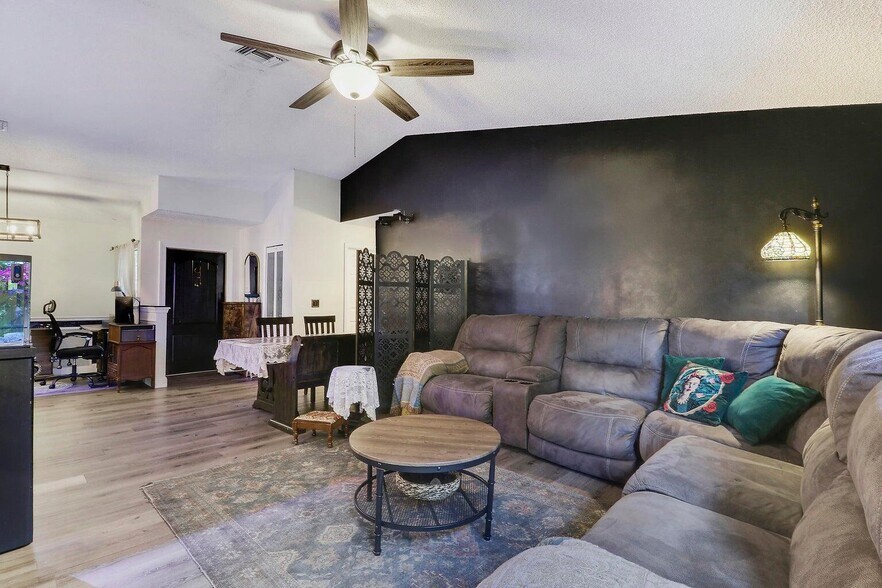 Building Photo - 5117 Arbor Glen Cir