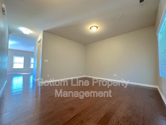 Building Photo - 137 Willow Valley Dr