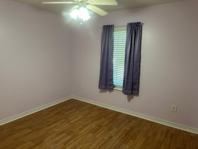 Building Photo - 2026 Church St