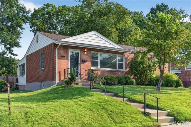 Building Photo - 8561 Everett Ave