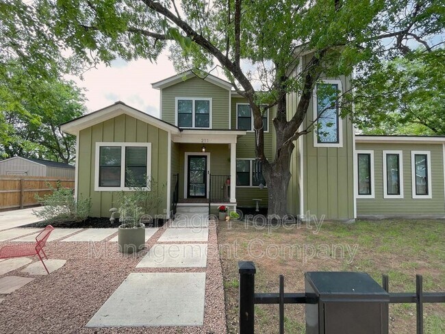 Building Photo - 211 Gibson