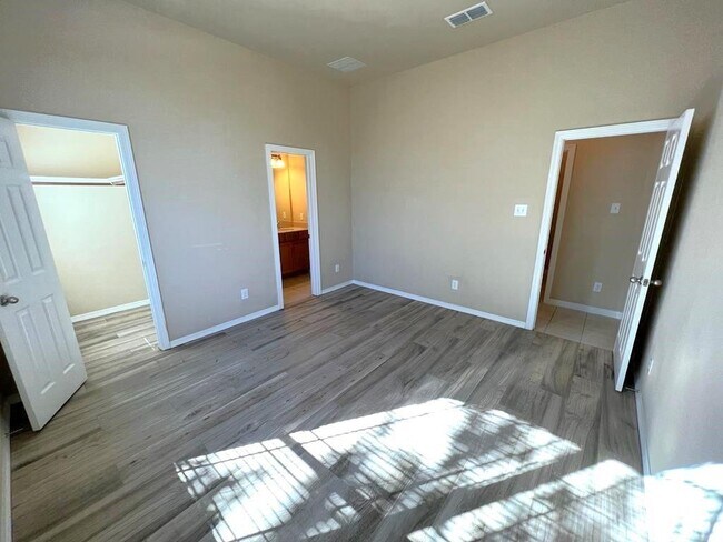 Building Photo - 27110 Naples Run Ln