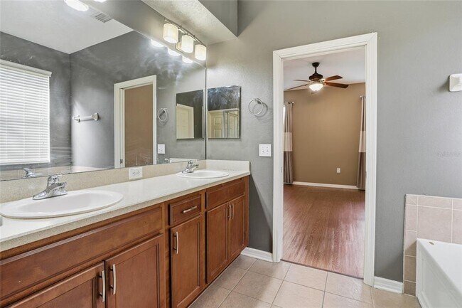 Building Photo - 31720 Marchester Dr