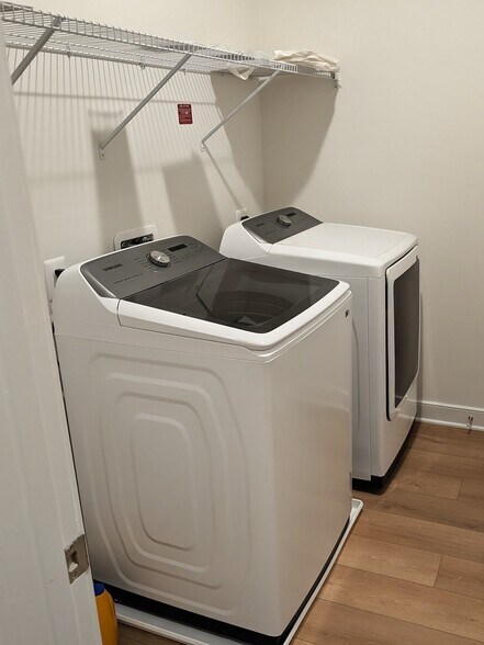 Building Photo - 2005 Henson Norris St