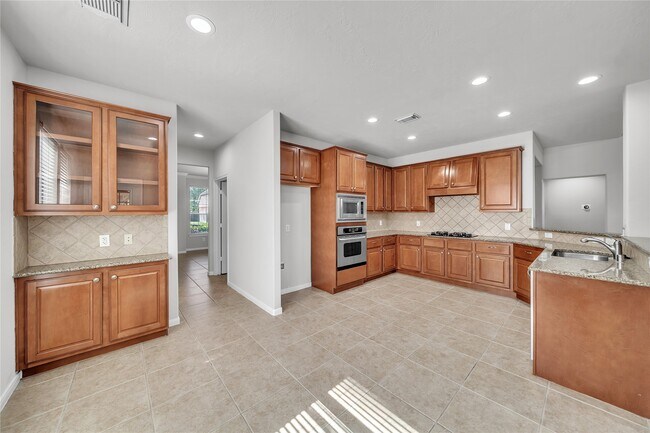 Building Photo - 17426 Memorial Blossom Dr