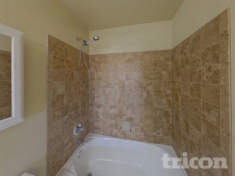 Building Photo - 9899 Silver Stirrup Dr