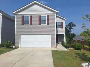 Building Photo - Lovely Four Bedroom Home  Appropriately 5 Minutes Away from Gate Ft Jackson and 30 Minutes from S...