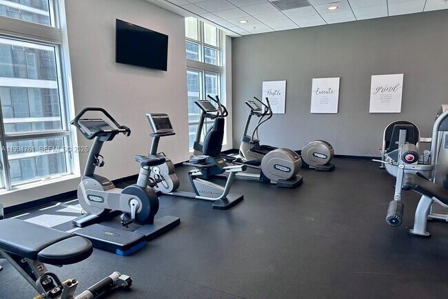 Building Photo - 300 S Biscayne Blvd