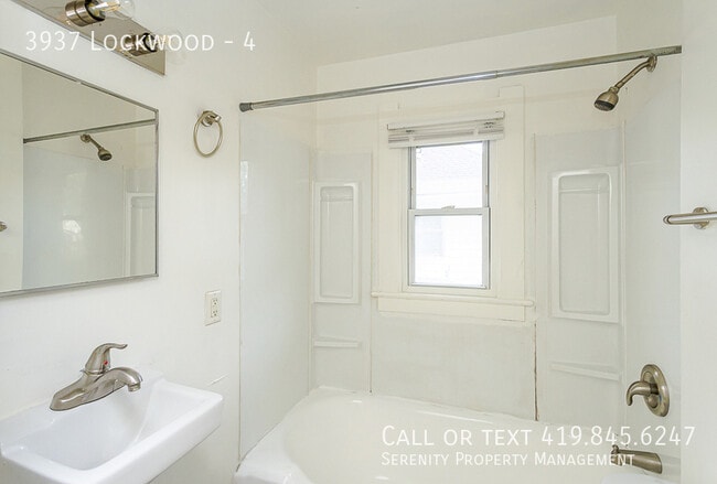 Building Photo - 3937 Lockwood-4
