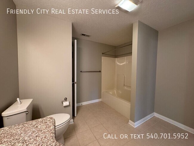 Building Photo - 51 Cambridge Cir