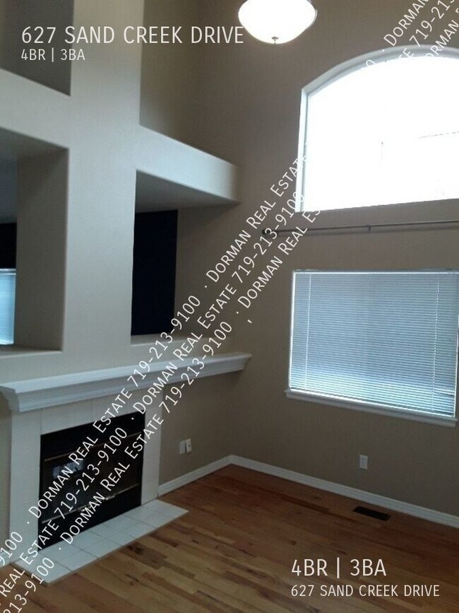 Building Photo - Gorgeous home in the Villages at Sandcreek!