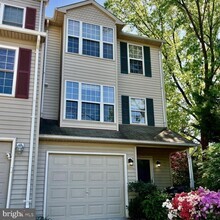 Building Photo - 5635 Gosling Dr