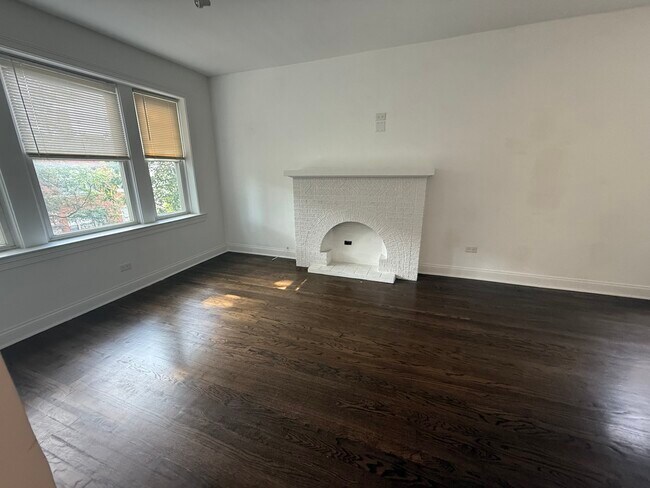 Building Photo - 2611 N Fairfield Ave