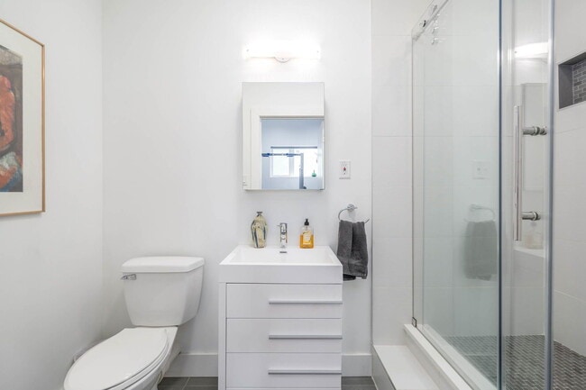 Building Photo - 1003 S 17th St