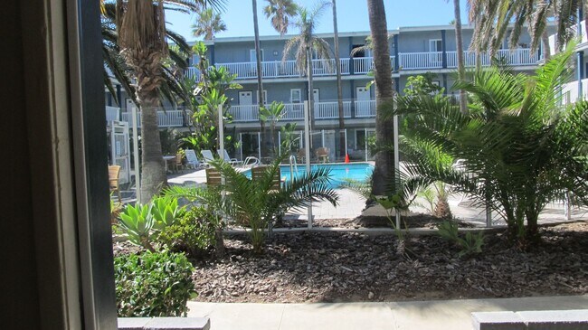 Building Photo - 1111 Seacoast Dr