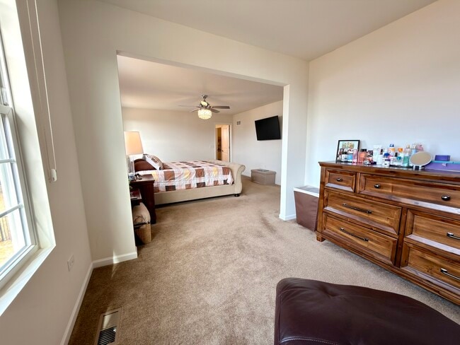 Building Photo - 12460 S Compass Ave