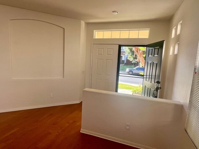 Building Photo - Aviara 4 BD, 3BA in gated community