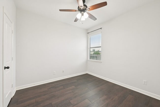 Building Photo - 618 Aulia Ln