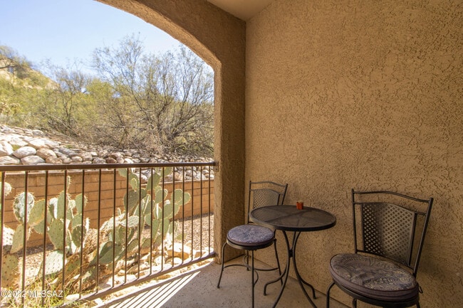 Building Photo - 1500 E Pusch Wilderness Dr
