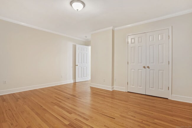 Building Photo - 6 Silvermine Ave