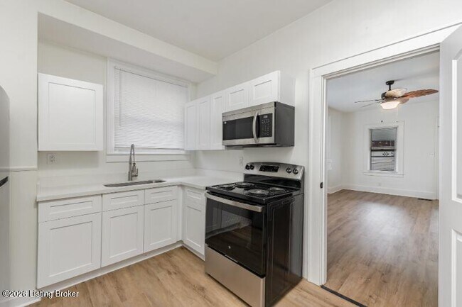 Building Photo - 4806 Peachtree Ave