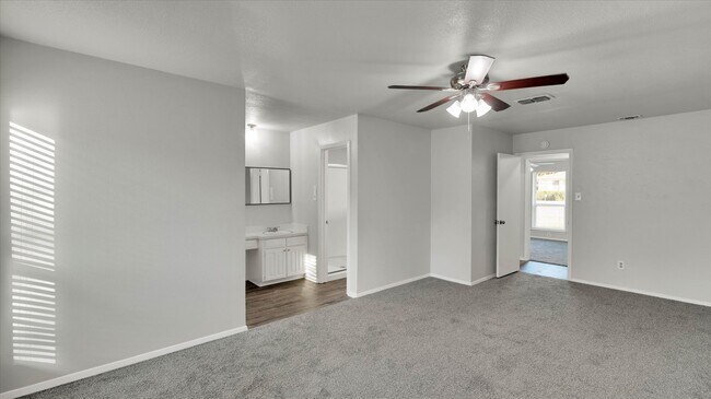 Building Photo - 1500 High Ridge Rd