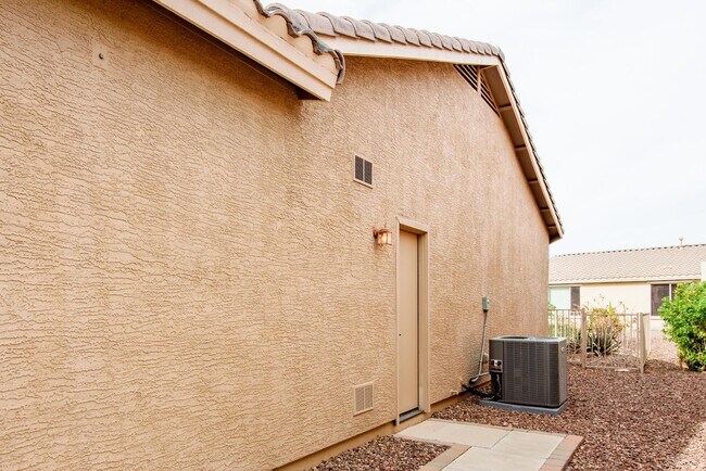 Building Photo - 42416 W Heavenly Pl