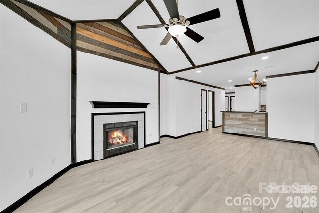 Building Photo - 18755 Vineyard Point Ln