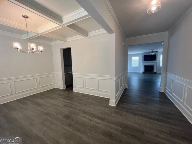 Building Photo - 7214 Whitewater Dr