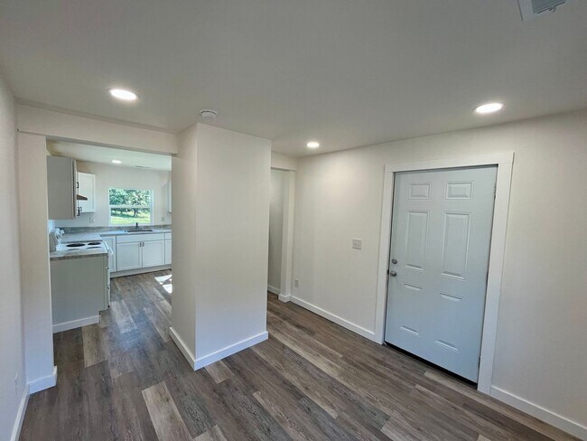 Building Photo - 82 Koppelmann Ln