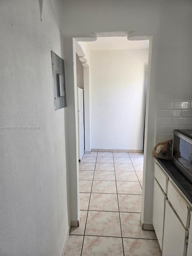 Building Photo - 7124 Bay Dr