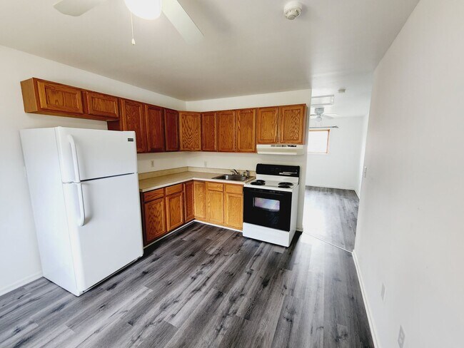 Building Photo - 1811 PA-611