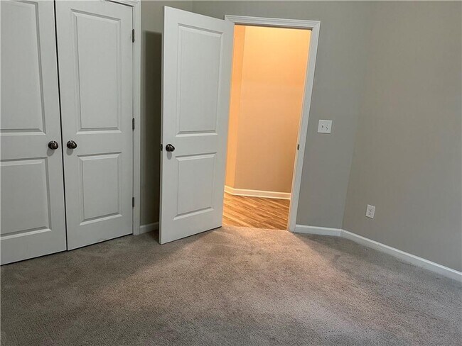 Building Photo - 363 Commons Ave