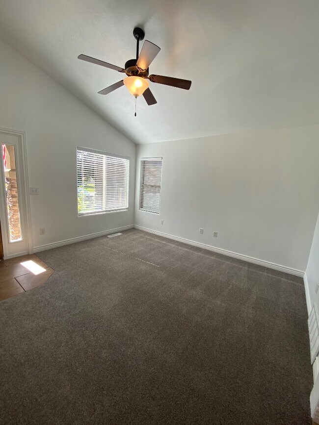 Building Photo - 13123 Pioneer Park Dr