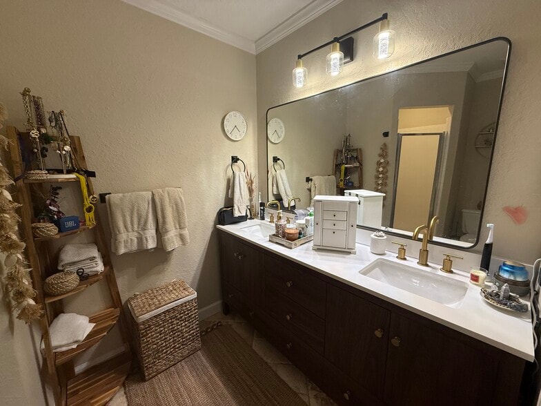 Master Bathroom 1/2 - 1701 The Greens Way