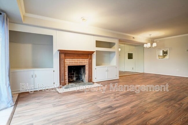 Building Photo - 704 Stonybrook Dr