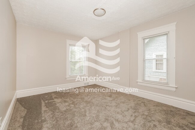 Building Photo - 128 Hollinger Ave