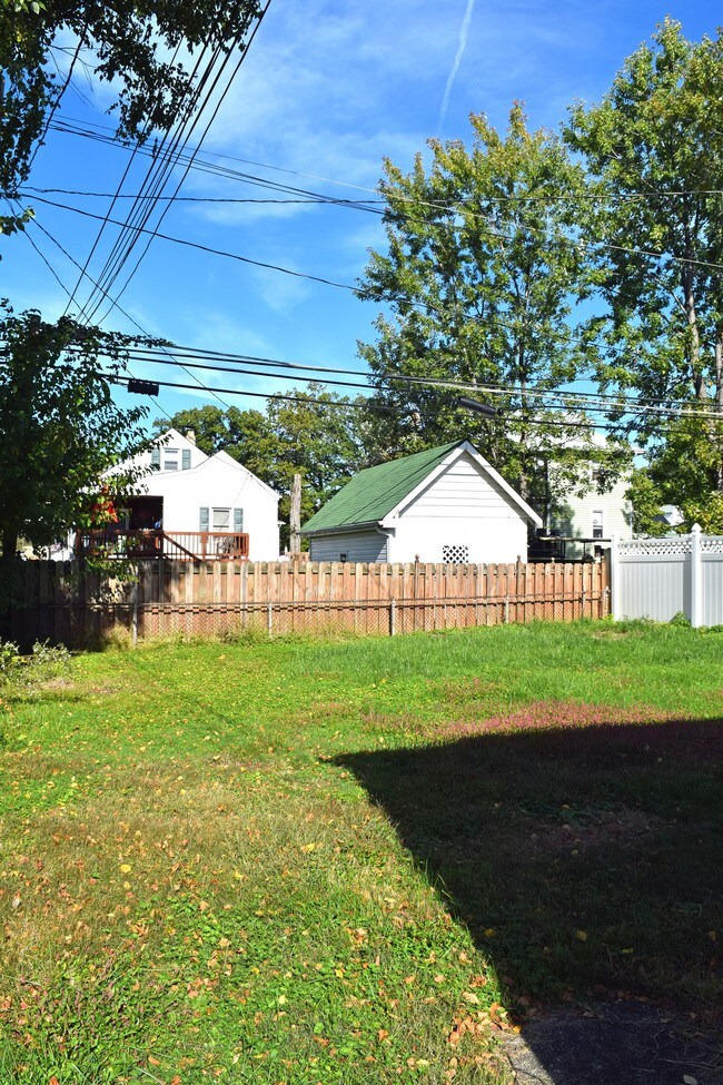 Building Photo - 2606 Wycliffe Rd