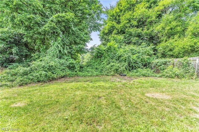 Building Photo - 1174 La Croix Ave